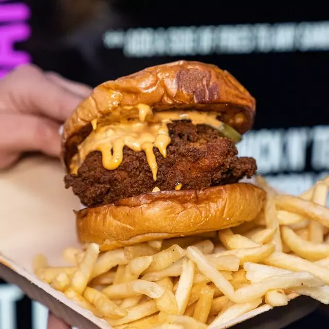 CHICK N&apos; BROS
