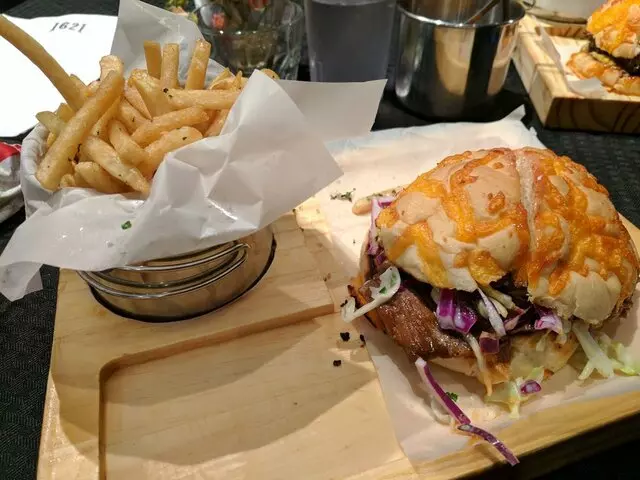 1621 Bistro