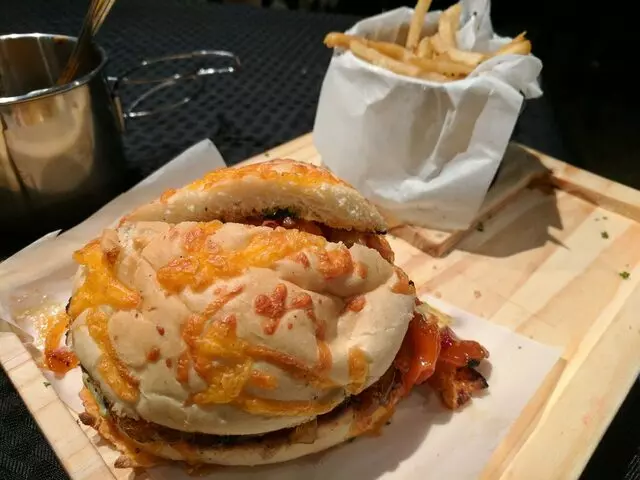 1621 Bistro