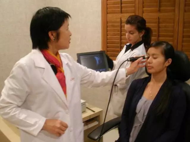 Gloria Wu, MD