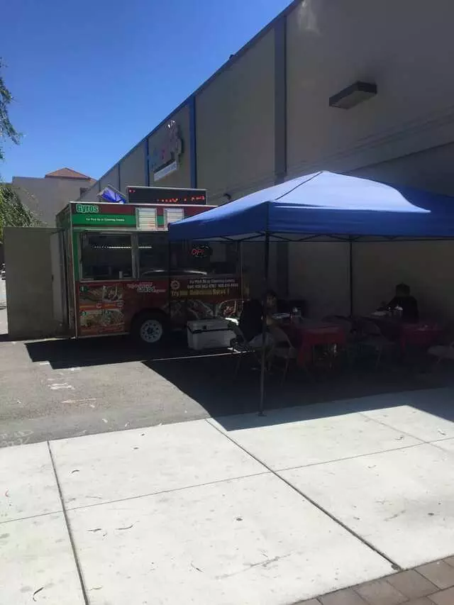 Agha’s Gyro Express
