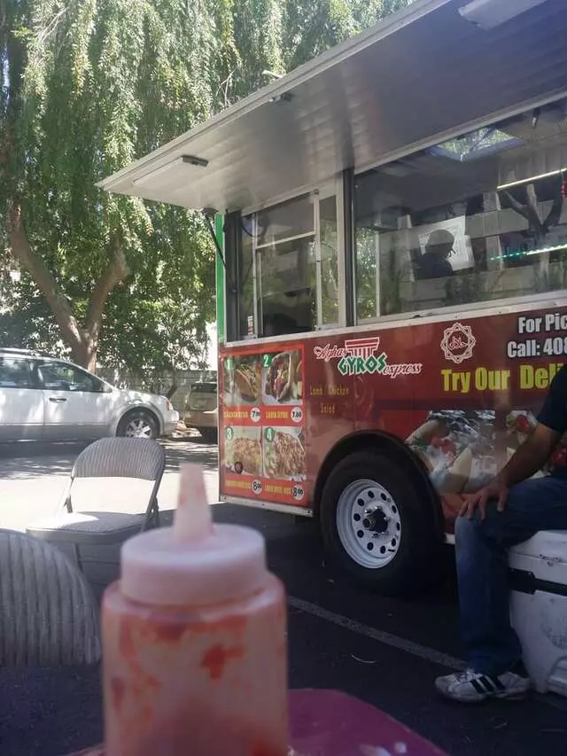 Agha’s Gyro Express