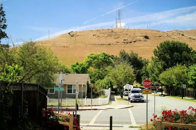 Albertson Parkway Trail