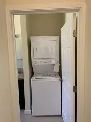 Berkeley Square Apts