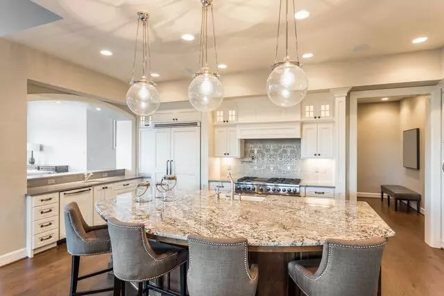 Easy Kitchen Cabinetry