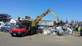 Avila’s Metal Pick Up