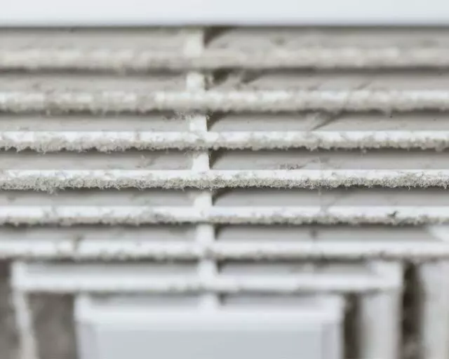 Straw Air Duct Cleaning