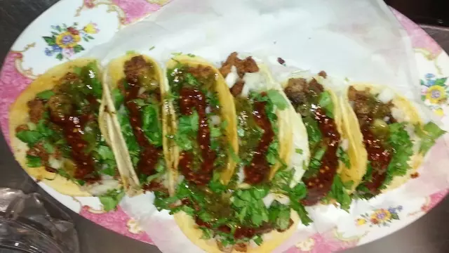 Nayo&apos;s Taqueria