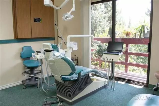 Al R Abad, DDS