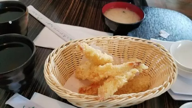 Niji Sushi and Ramen