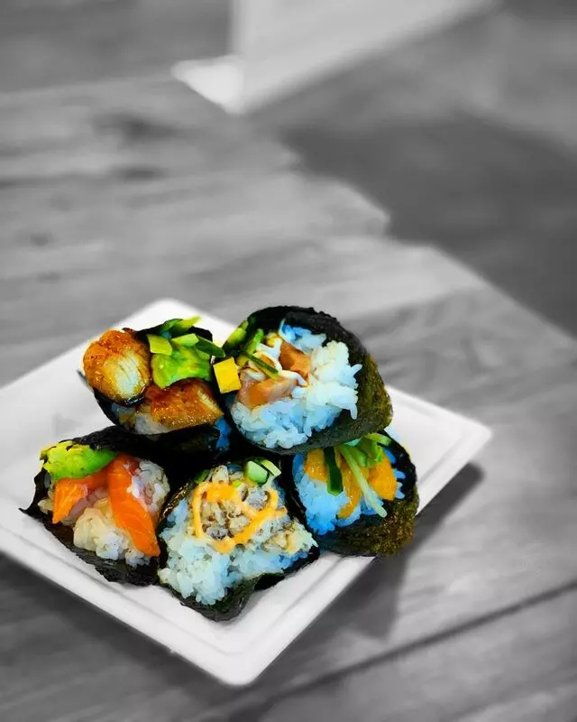 Umi Hand Roll Bar