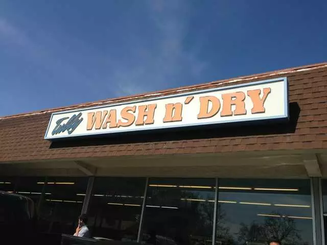 Tully Wash n&apos; Dry