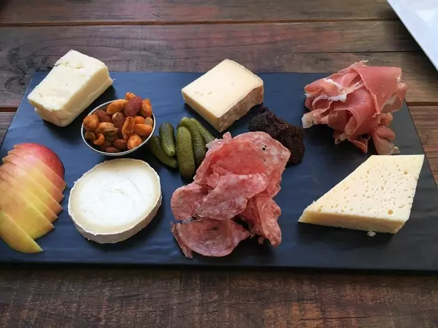20twenty cheese bar