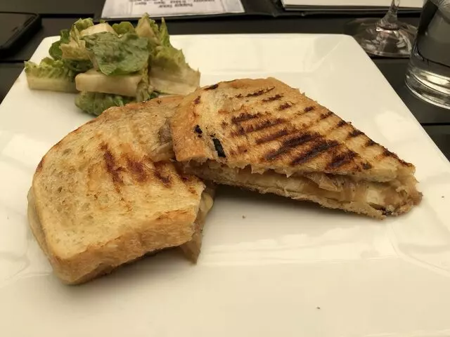 20twenty cheese bar