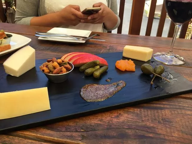20twenty cheese bar