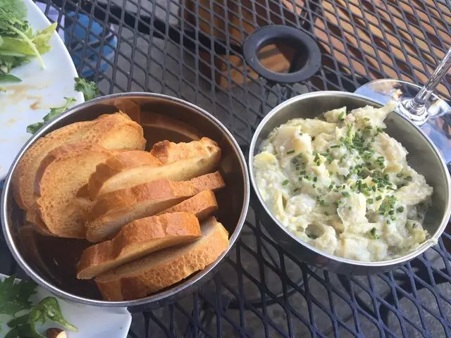 20twenty cheese bar