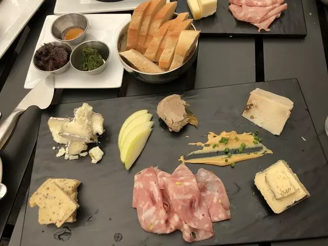 20twenty cheese bar