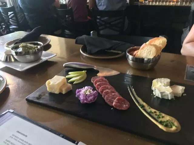 20twenty cheese bar