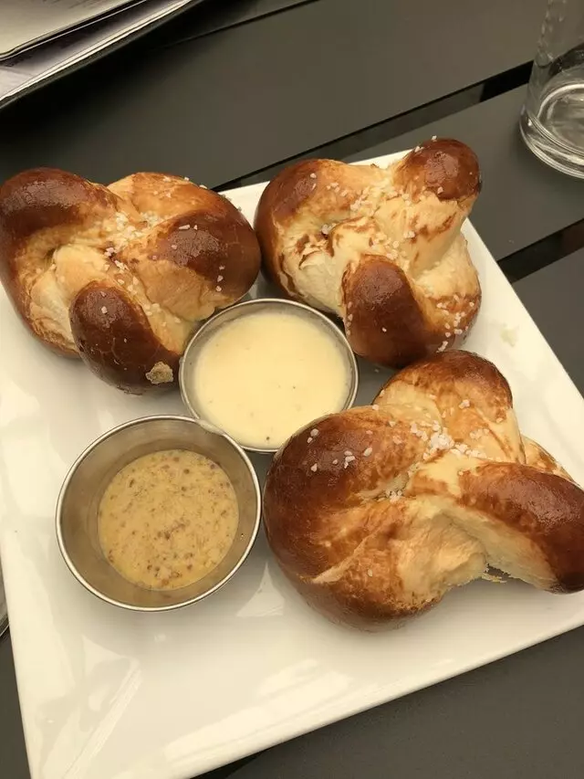 20twenty cheese bar