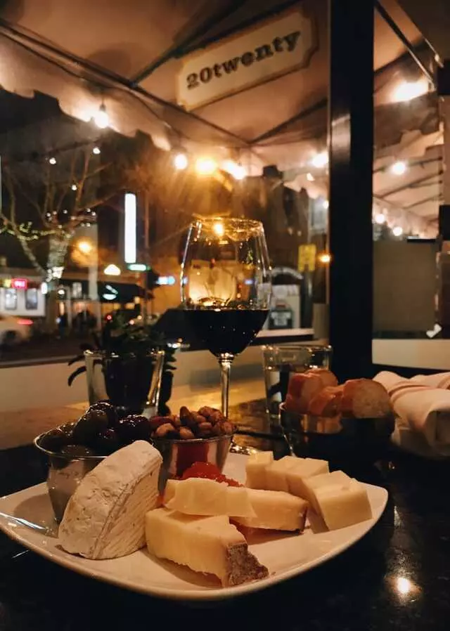 20twenty cheese bar
