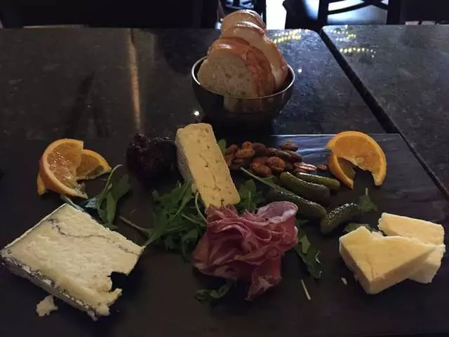 20twenty cheese bar