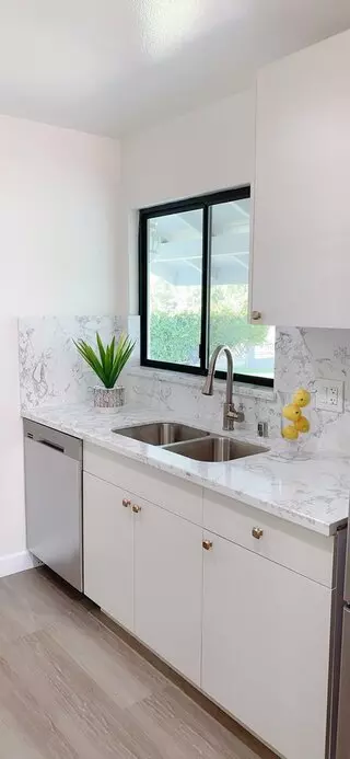Easie Cabinets