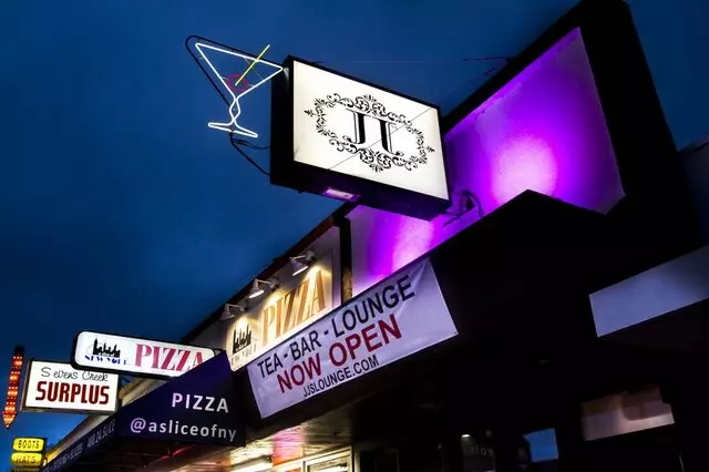 JJ&apos;s Lounge