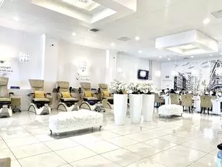 YNOT Nails & Spa
