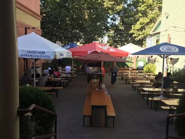 Ludwigs German Table