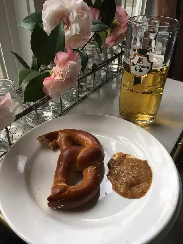 Ludwigs German Table