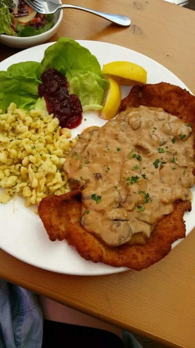 Ludwigs German Table