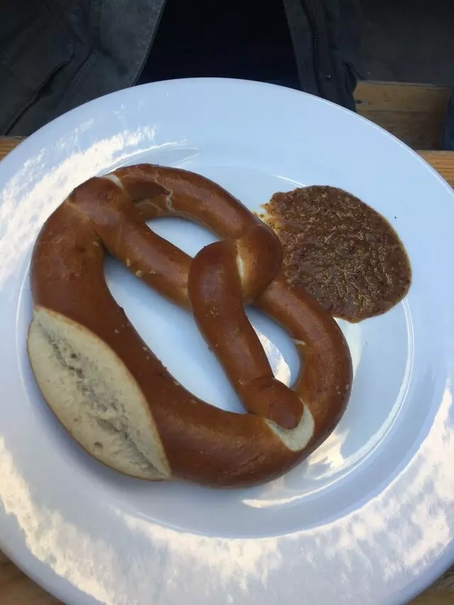 Ludwigs German Table