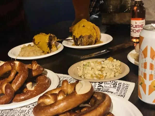 Ludwigs German Table