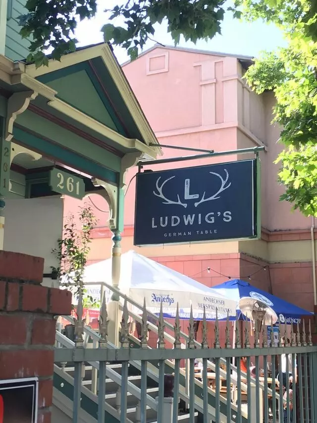 Ludwigs German Table