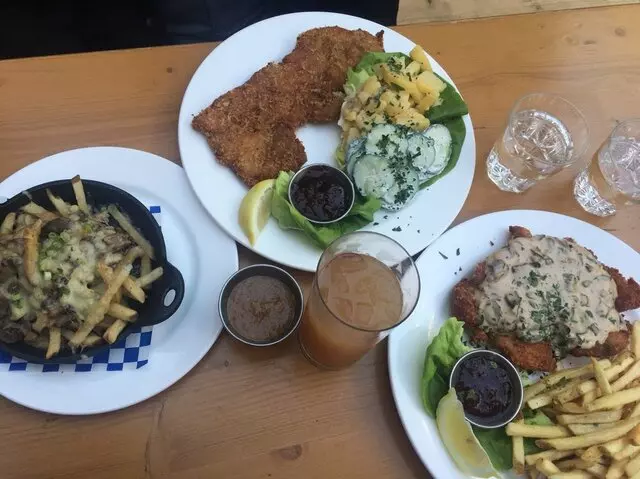 Ludwigs German Table