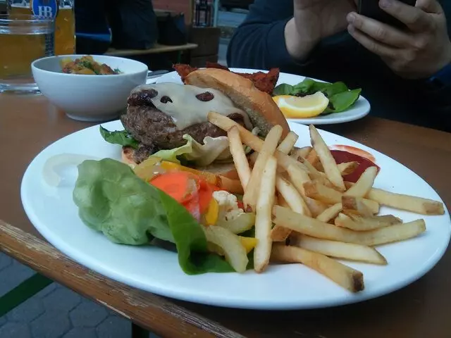 Ludwigs German Table