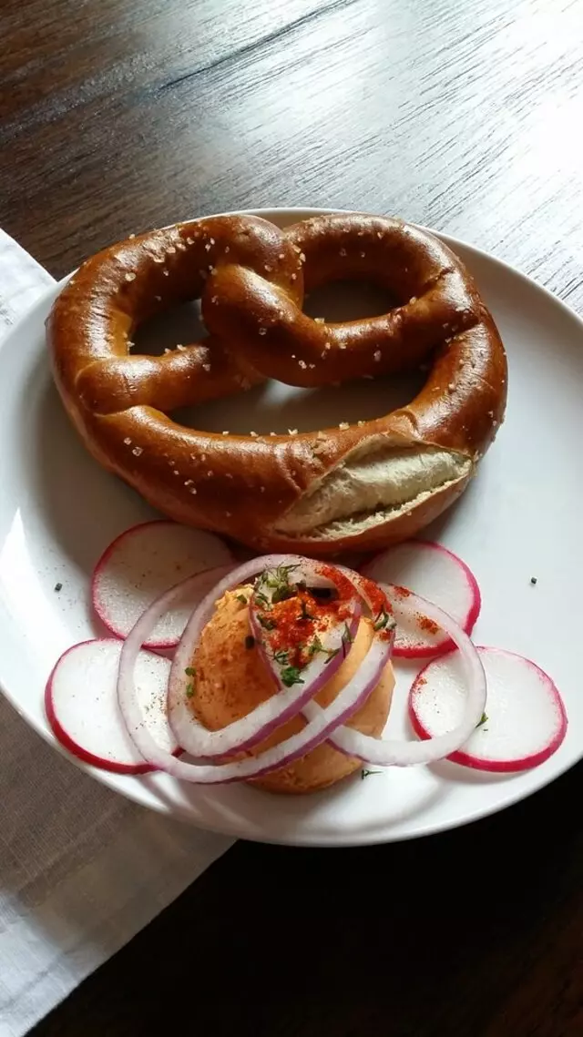 Ludwigs German Table