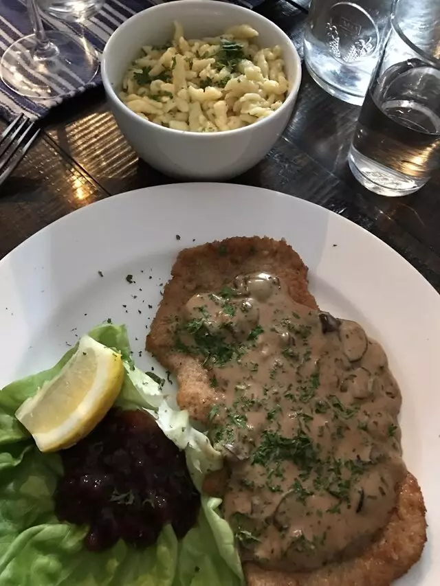 Ludwigs German Table