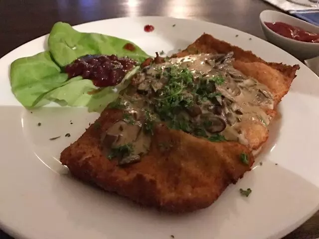Ludwigs German Table