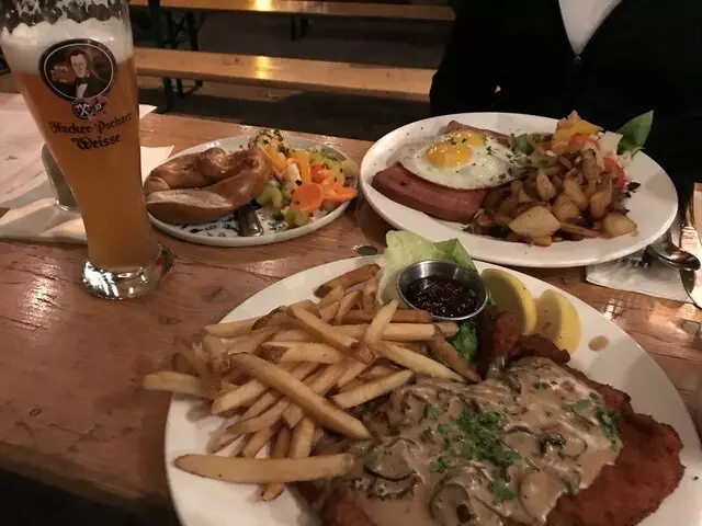 Ludwigs German Table