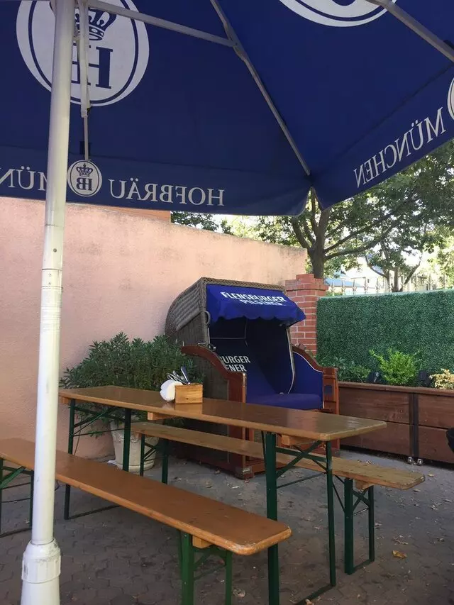 Ludwigs German Table