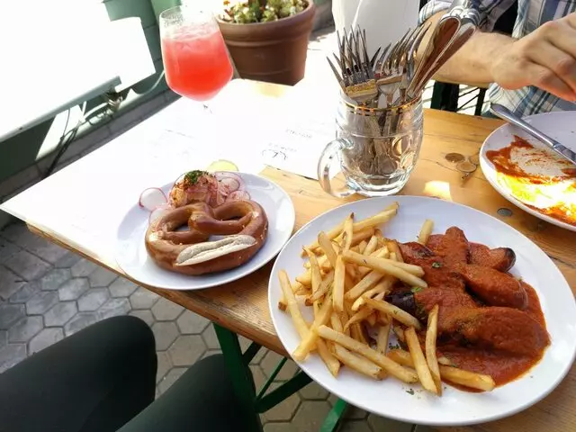 Ludwigs German Table