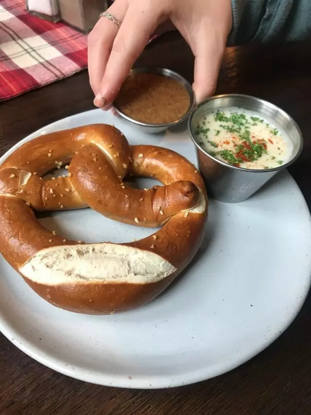 Ludwigs German Table
