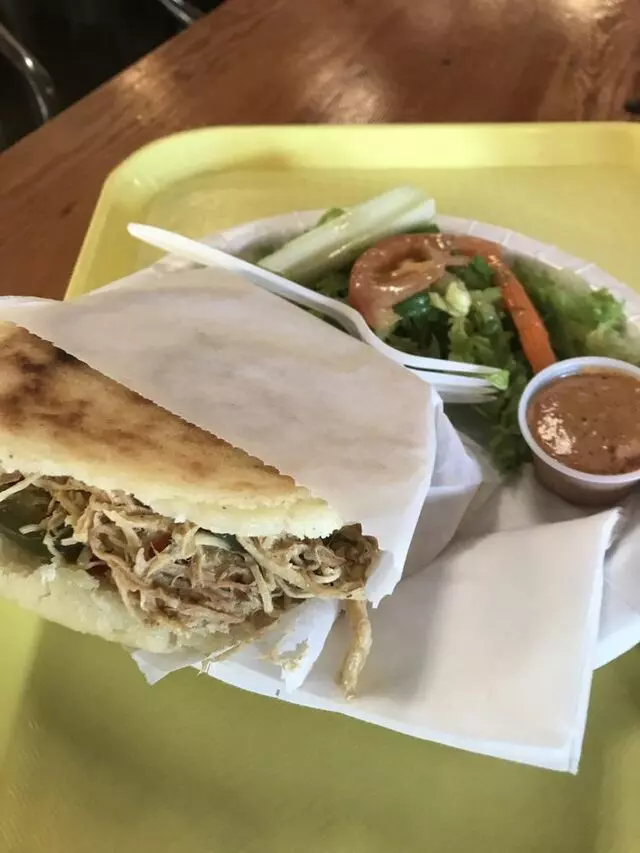 Arepa & Mas